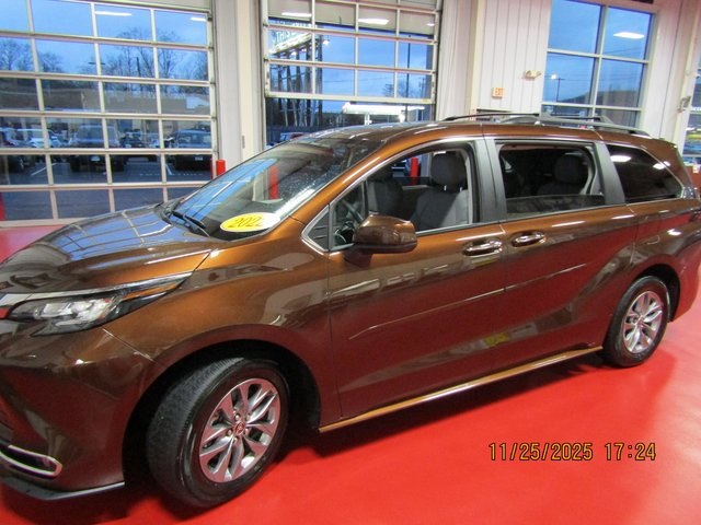 used 2022 Toyota Sienna car, priced at $38,999
