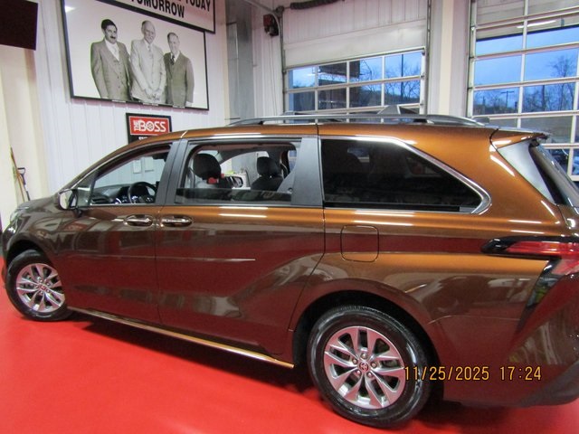 used 2022 Toyota Sienna car, priced at $38,999