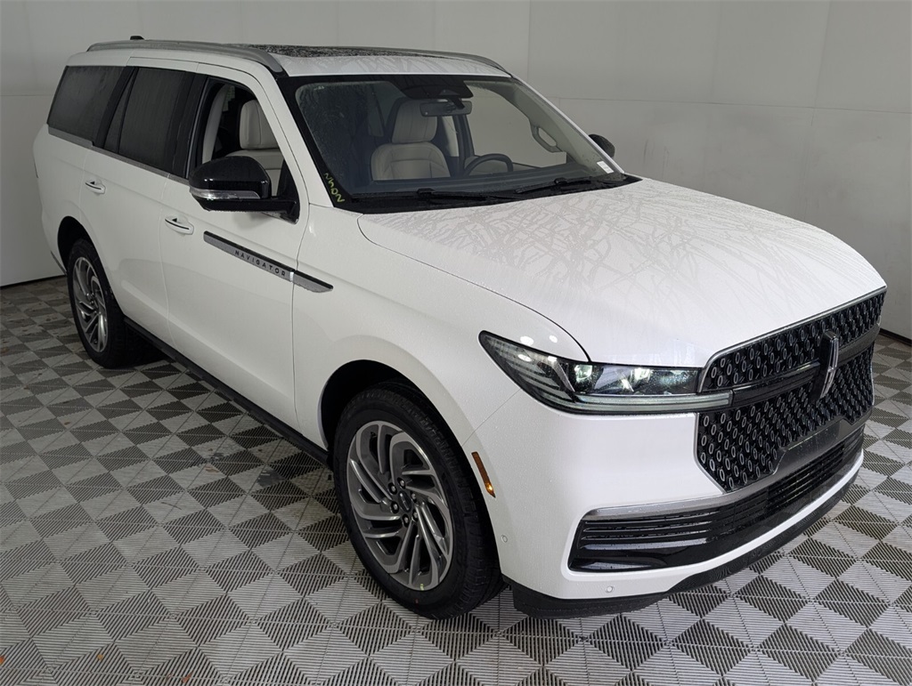 new 2025 Lincoln Navigator car, priced at $102,985