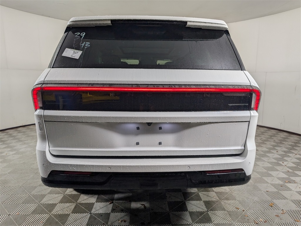 new 2025 Lincoln Navigator car, priced at $102,985