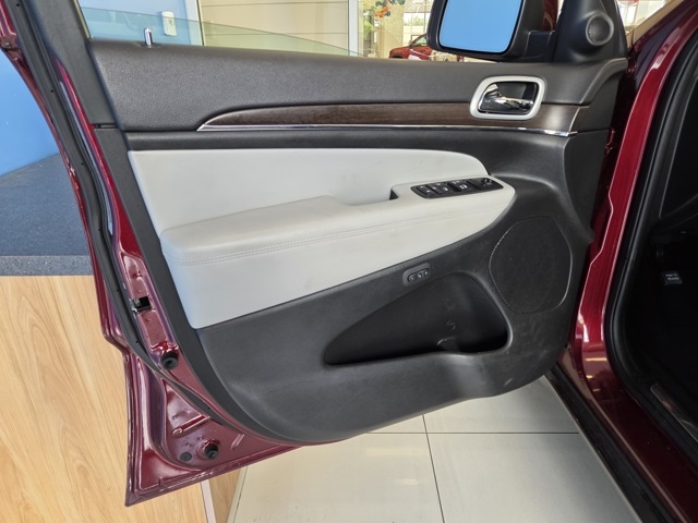 used 2018 Jeep Grand Cherokee car, priced at $13,777