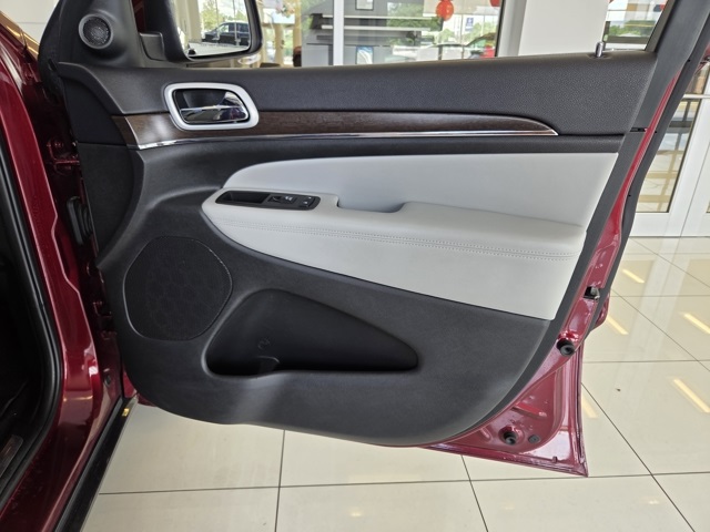 used 2018 Jeep Grand Cherokee car, priced at $13,777