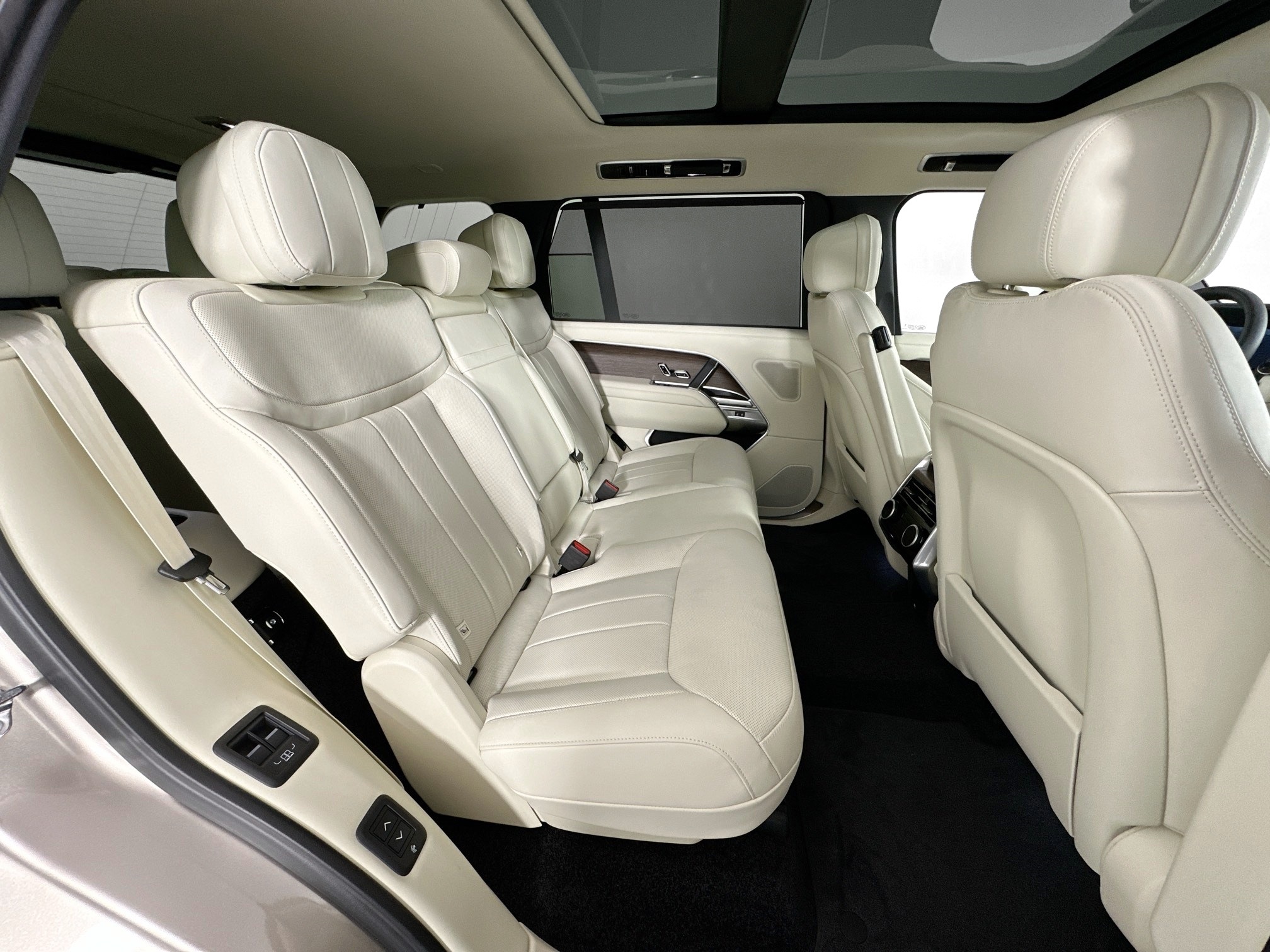 used 2025 Land Rover Range Rover car, priced at $142,999