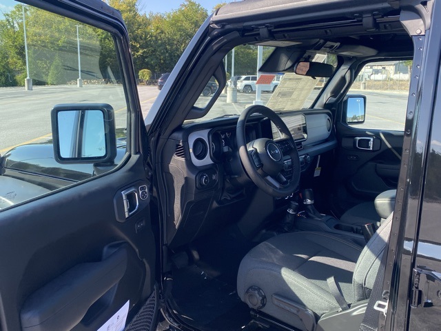 new 2025 Jeep Wrangler car, priced at $33,793