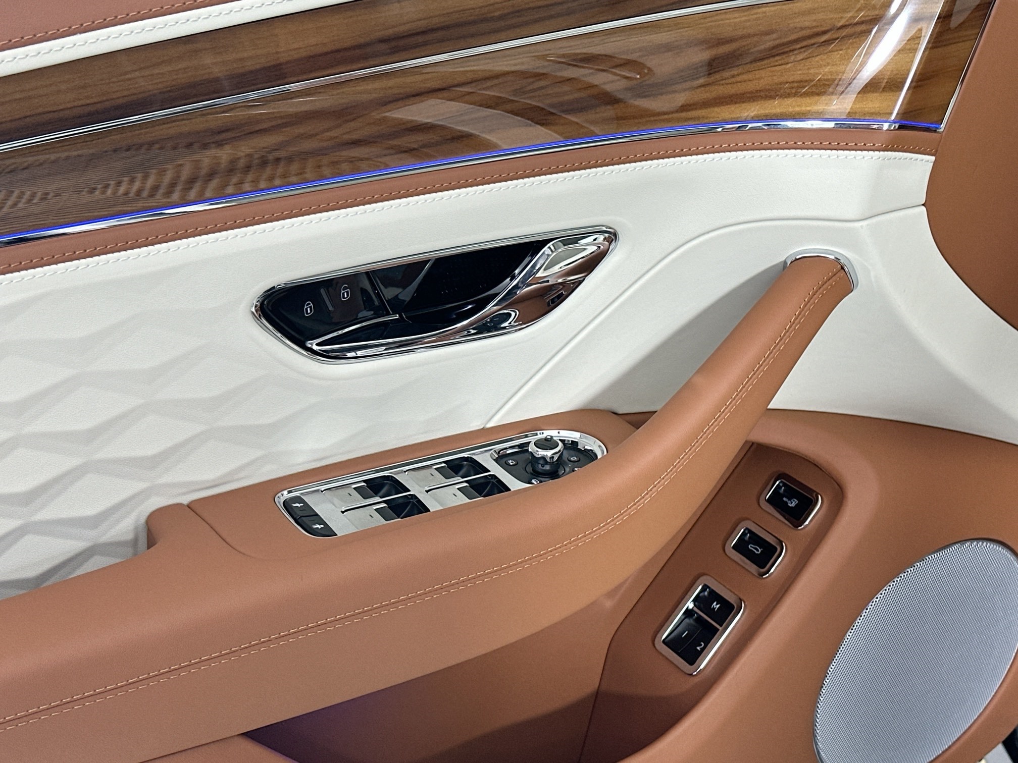 new 2025 Bentley Flying Spur car