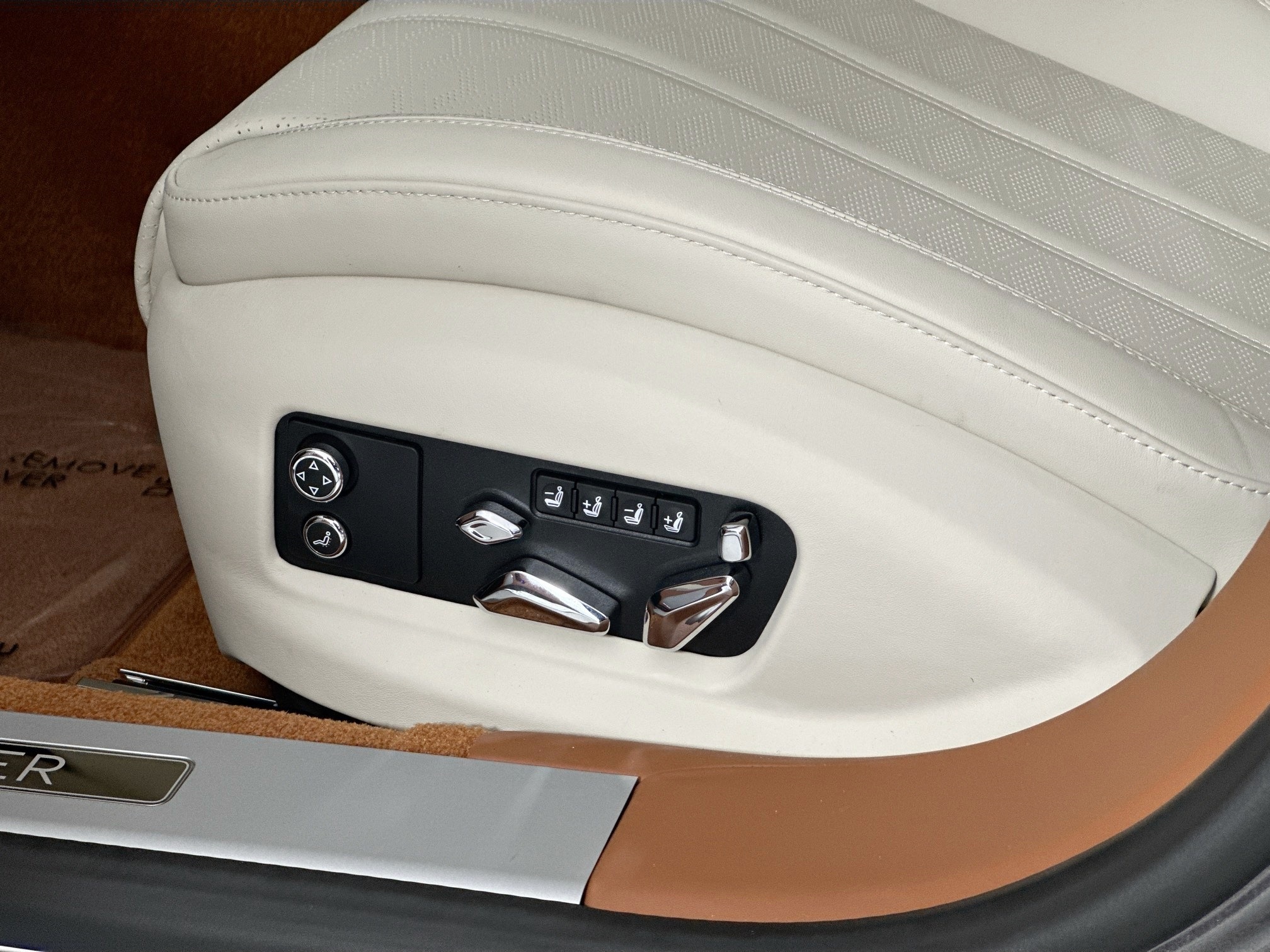 new 2025 Bentley Flying Spur car