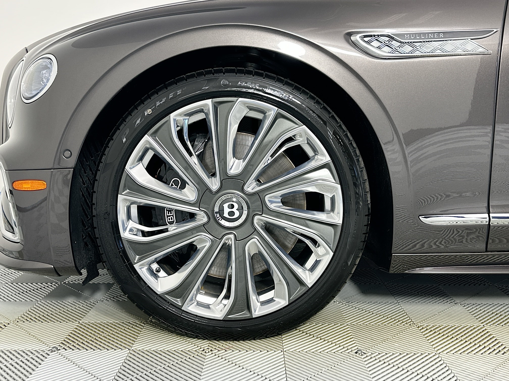 new 2025 Bentley Flying Spur car