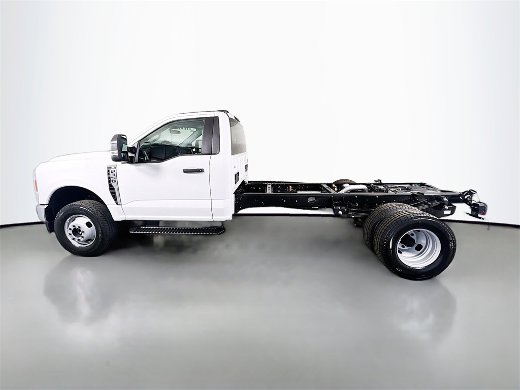 new 2025 Ford F-350SD car, priced at $56,439