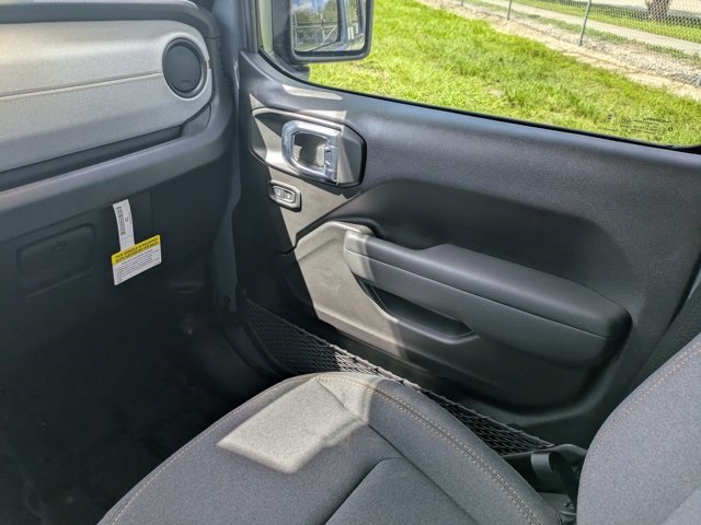new 2025 Jeep Gladiator car, priced at $39,380