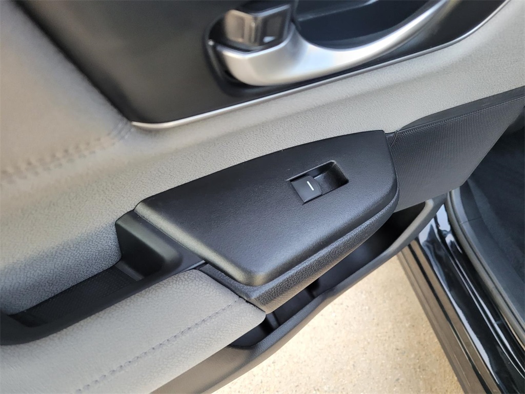 used 2022 Honda CR-V car, priced at $25,990