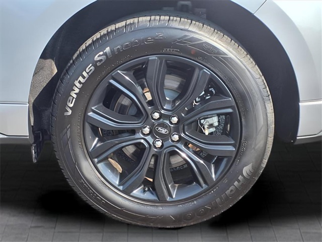 used 2024 Ford Edge car, priced at $29,990