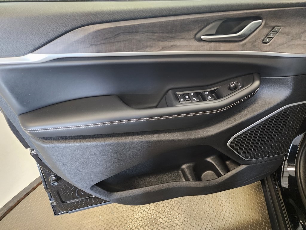 used 2022 Jeep Grand Cherokee L car, priced at $33,249