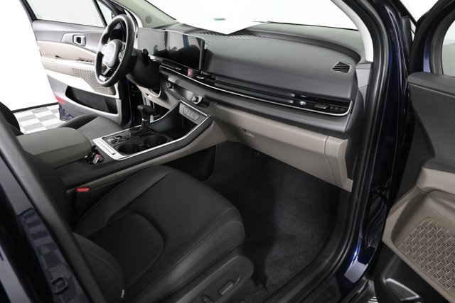 new 2025 Kia Carnival car, priced at $40,804
