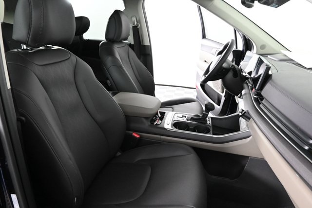 new 2025 Kia Carnival car, priced at $40,804
