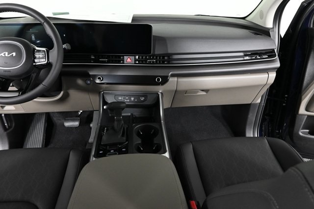 new 2025 Kia Carnival car, priced at $40,804