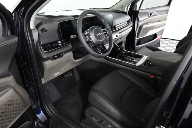 new 2025 Kia Carnival car, priced at $40,804
