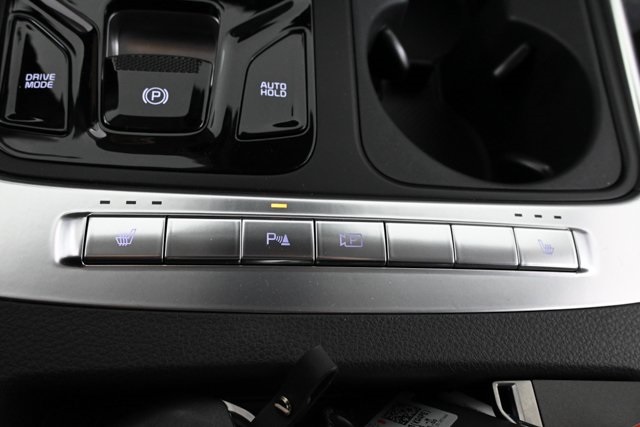 new 2025 Kia Carnival car, priced at $40,804