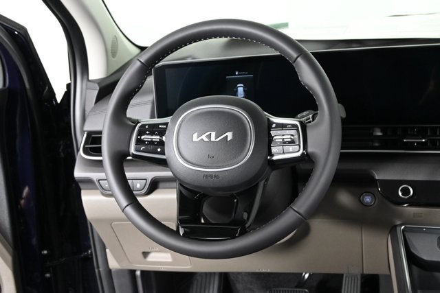 new 2025 Kia Carnival car, priced at $40,804