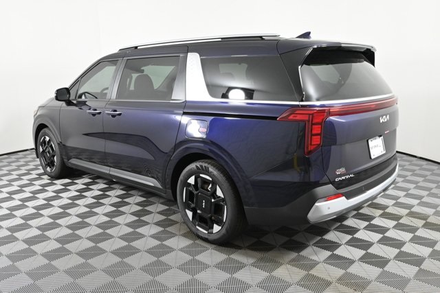 new 2025 Kia Carnival car, priced at $40,804