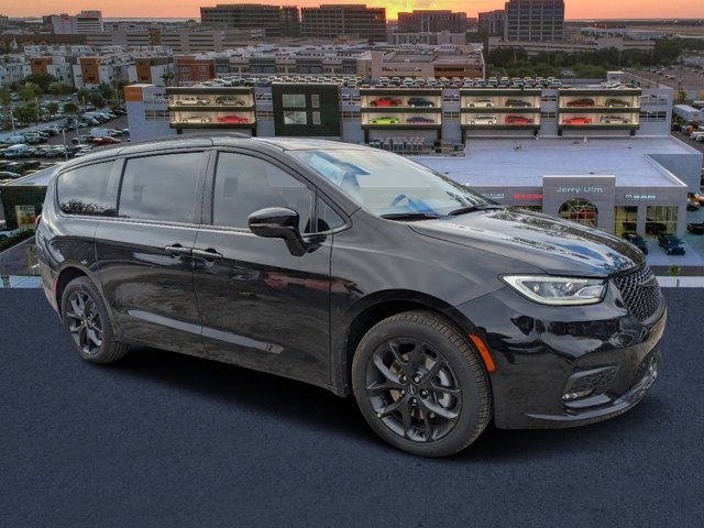 new 2025 Chrysler Pacifica car, priced at $44,540