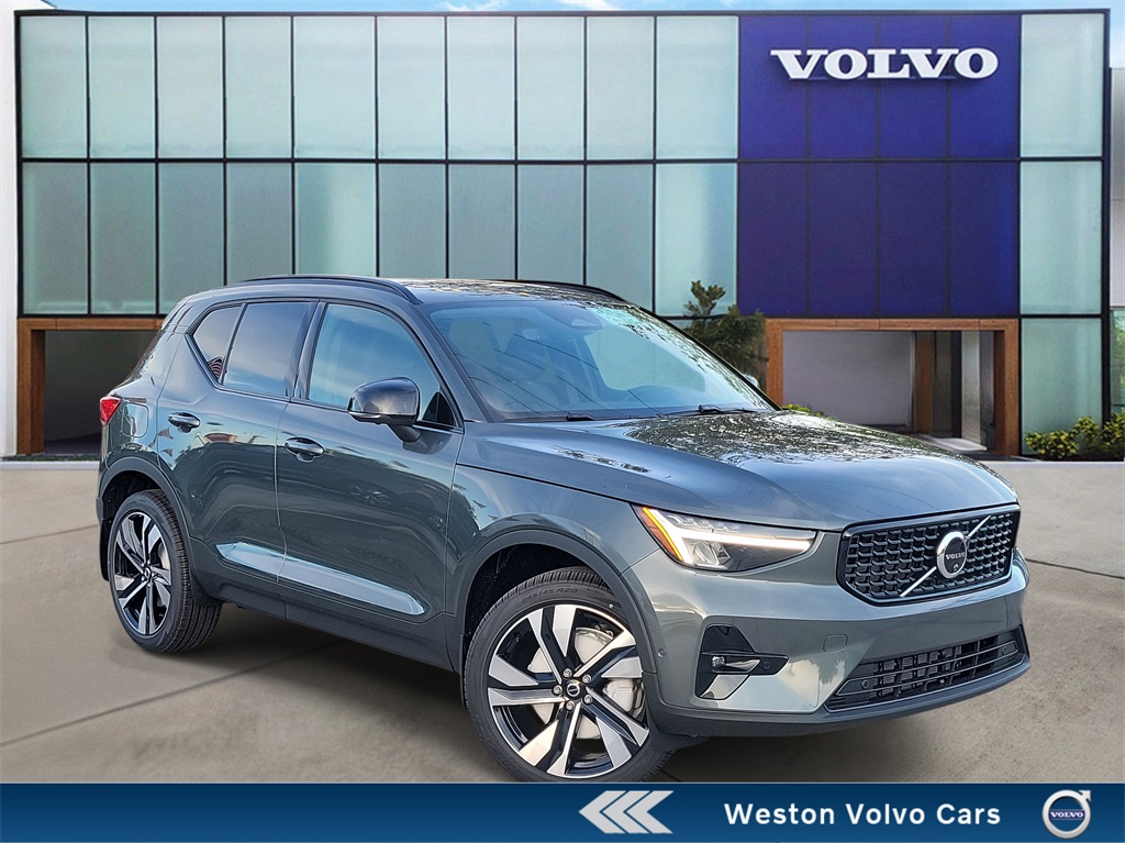 new 2026 Volvo XC40 car, priced at $43,960