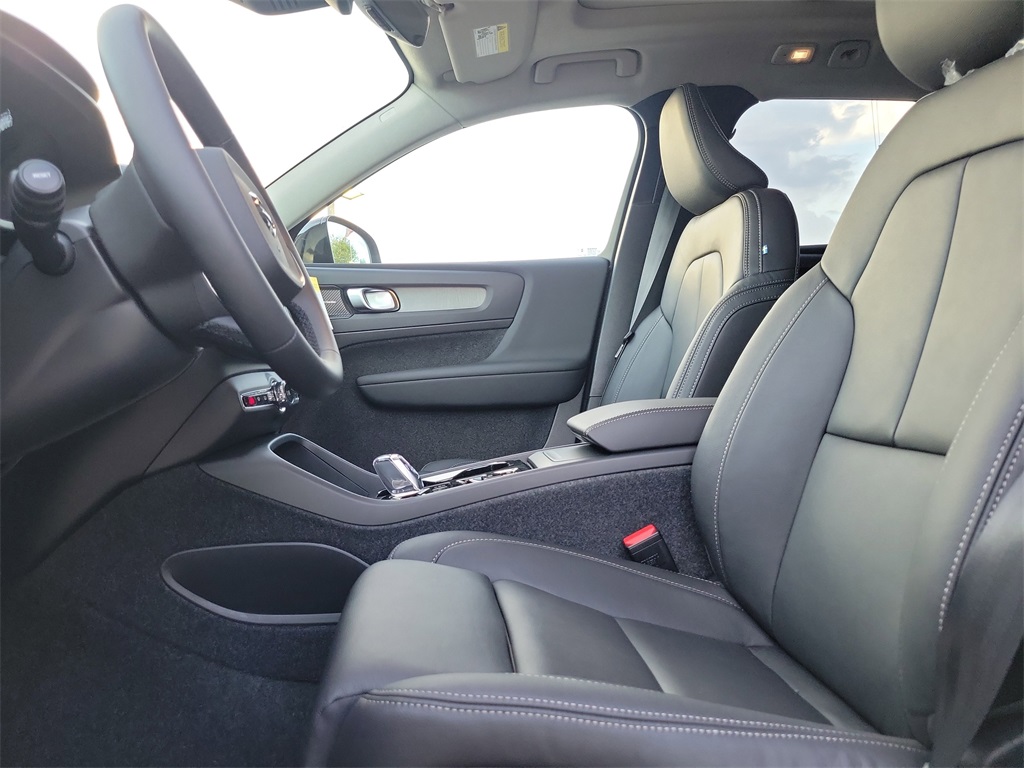 new 2026 Volvo XC40 car, priced at $43,960