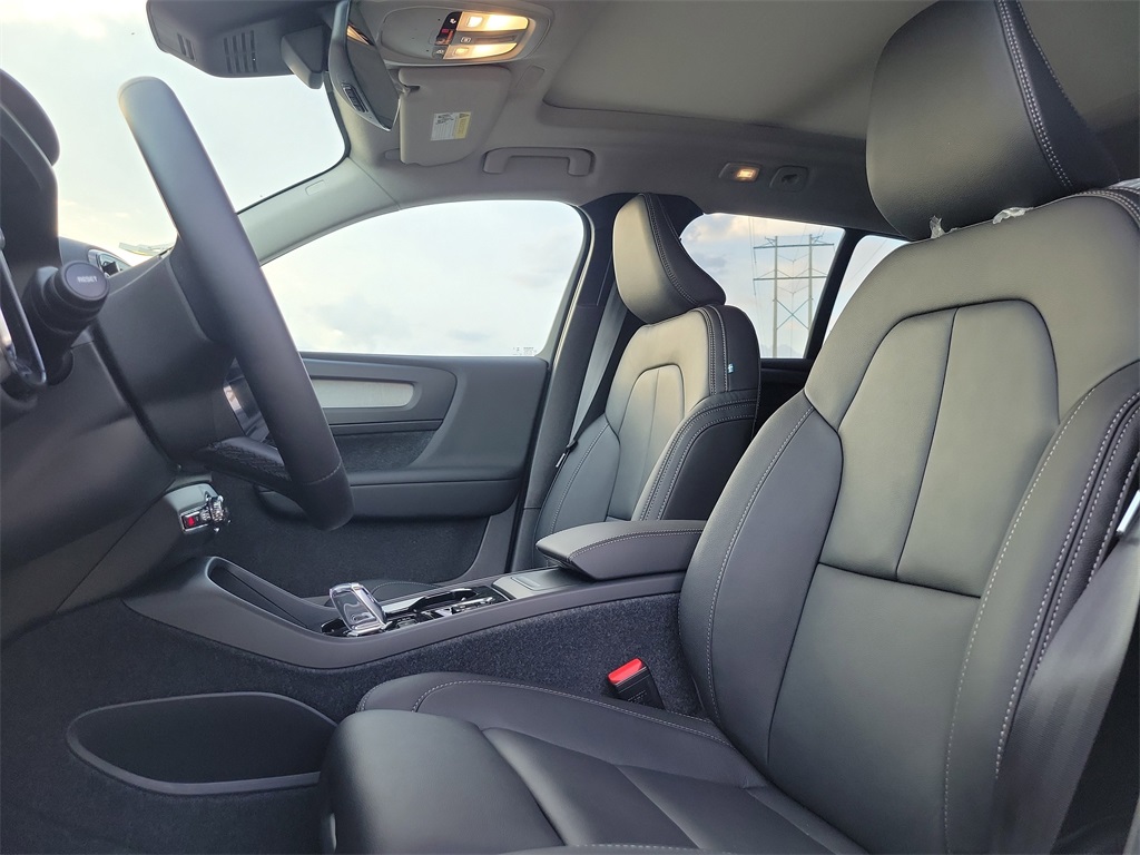 new 2026 Volvo XC40 car, priced at $43,960