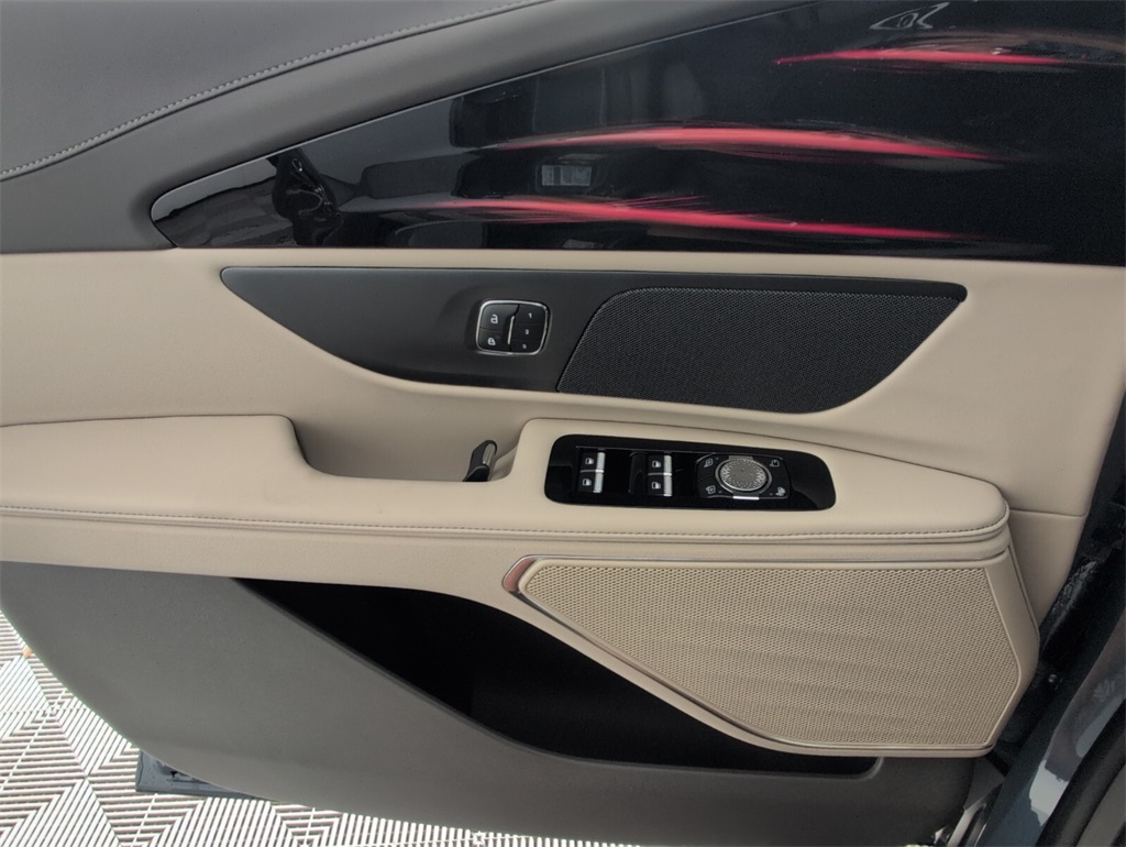 new 2025 Lincoln Nautilus car, priced at $53,554