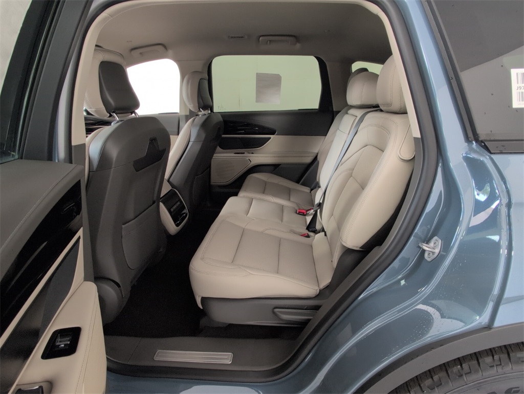 new 2025 Lincoln Nautilus car, priced at $53,554