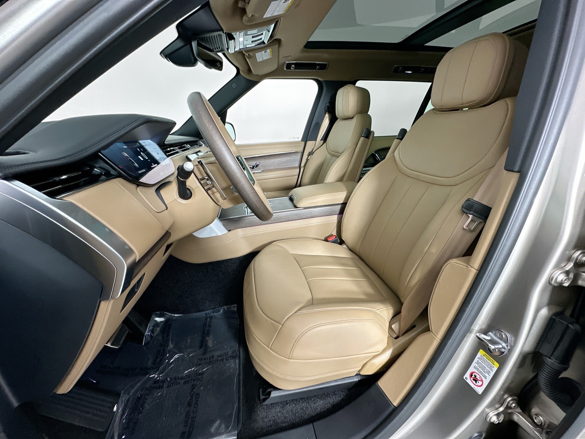 new 2025 Land Rover Range Rover car, priced at $132,305