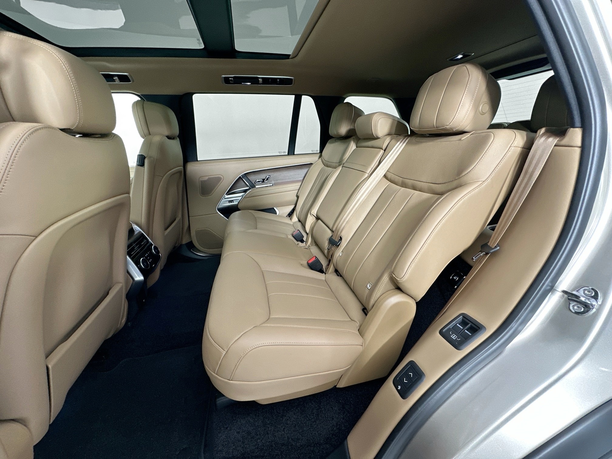 new 2025 Land Rover Range Rover car, priced at $132,305