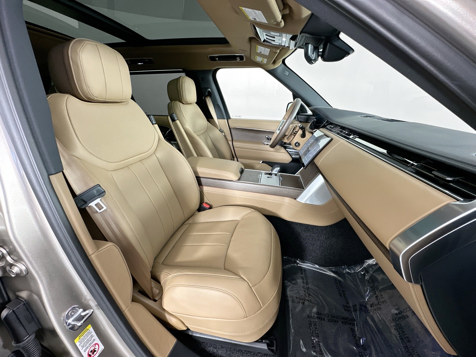 new 2025 Land Rover Range Rover car, priced at $132,305