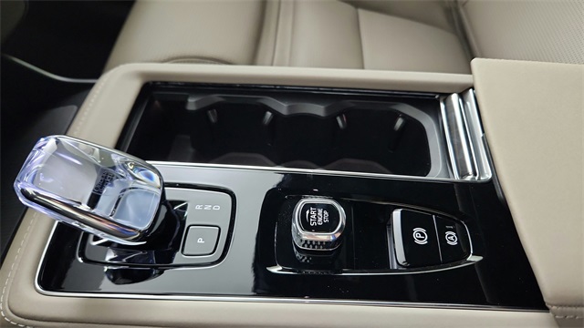 new 2026 Volvo XC90 Plug-In Hybrid car, priced at $94,085
