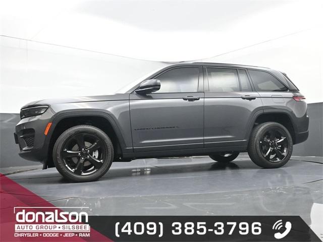 new 2025 Jeep Grand Cherokee car, priced at $41,120