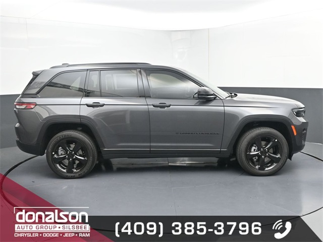 new 2025 Jeep Grand Cherokee car, priced at $41,120