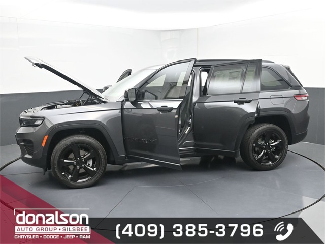 new 2025 Jeep Grand Cherokee car, priced at $41,120