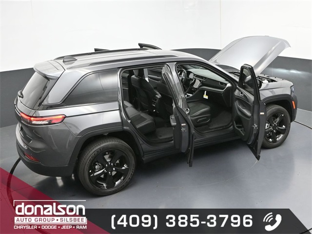 new 2025 Jeep Grand Cherokee car, priced at $41,120