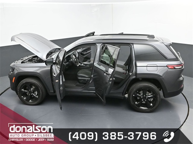 new 2025 Jeep Grand Cherokee car, priced at $41,120