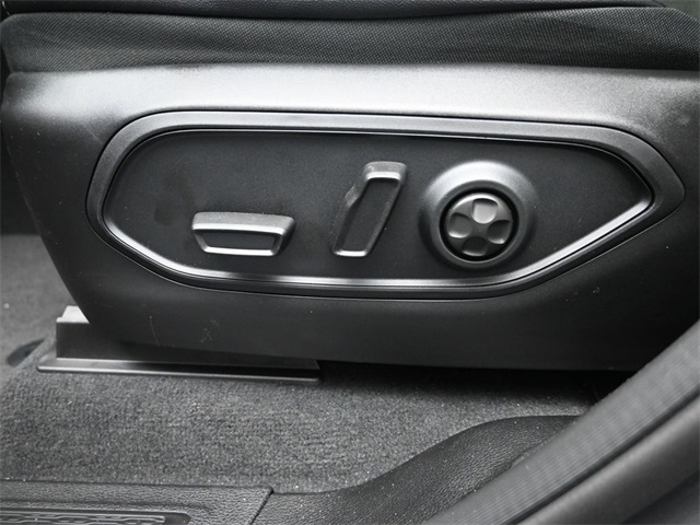 new 2025 Jeep Grand Cherokee car, priced at $41,120