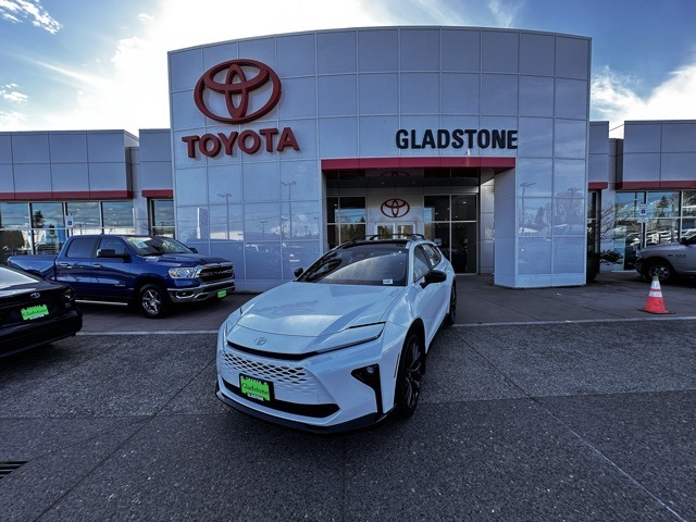 new 2025 Toyota Crown Signia car