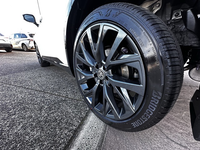 new 2025 Toyota Crown Signia car