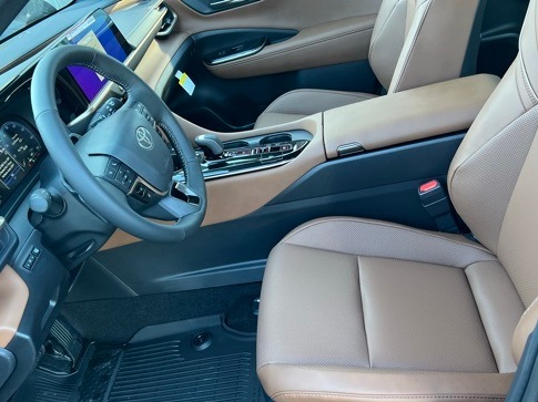 new 2025 Toyota Crown Signia car