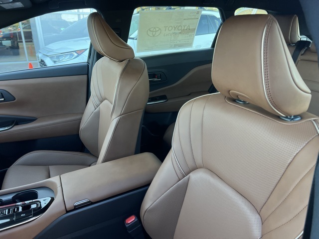 new 2025 Toyota Crown Signia car