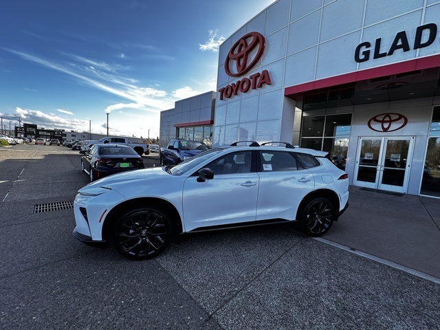 new 2025 Toyota Crown Signia car