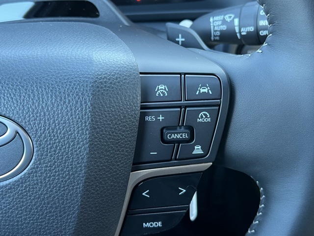 new 2025 Toyota Crown Signia car