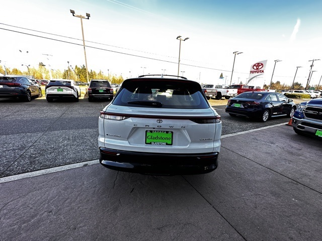 new 2025 Toyota Crown Signia car