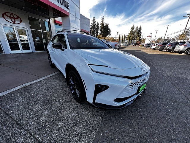 new 2025 Toyota Crown Signia car