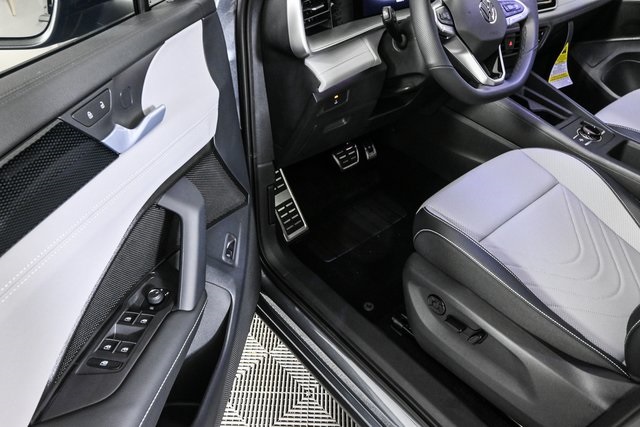 new 2025 Volkswagen Tiguan car, priced at $39,801