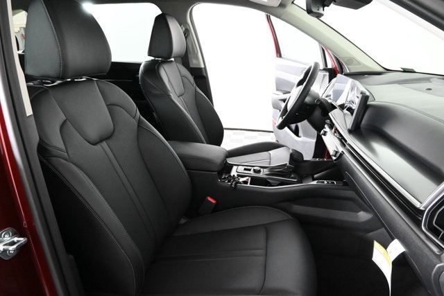 new 2025 Kia Sorento car, priced at $37,396