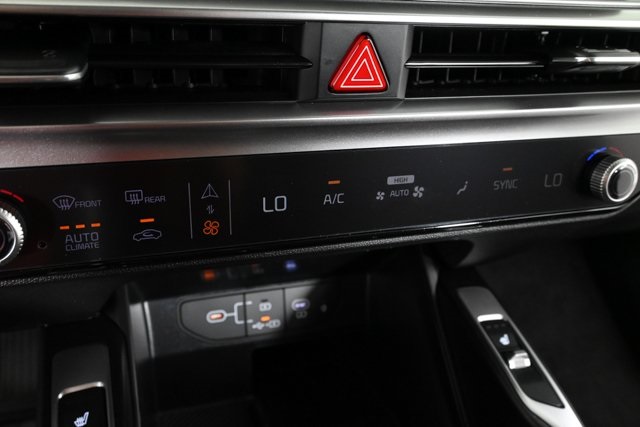 new 2025 Kia Sorento car, priced at $37,396